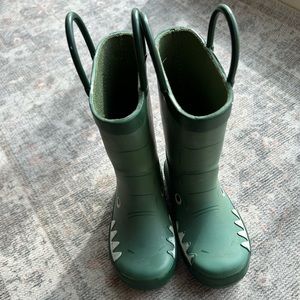 Boys rain boots size 8